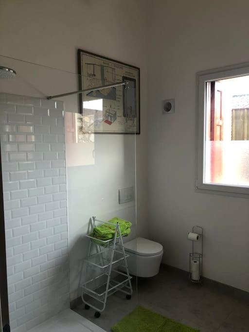 Chez Voltaire Maison Typique Et Son Patio Au Coeur De Thuir Ngoại thất bức ảnh